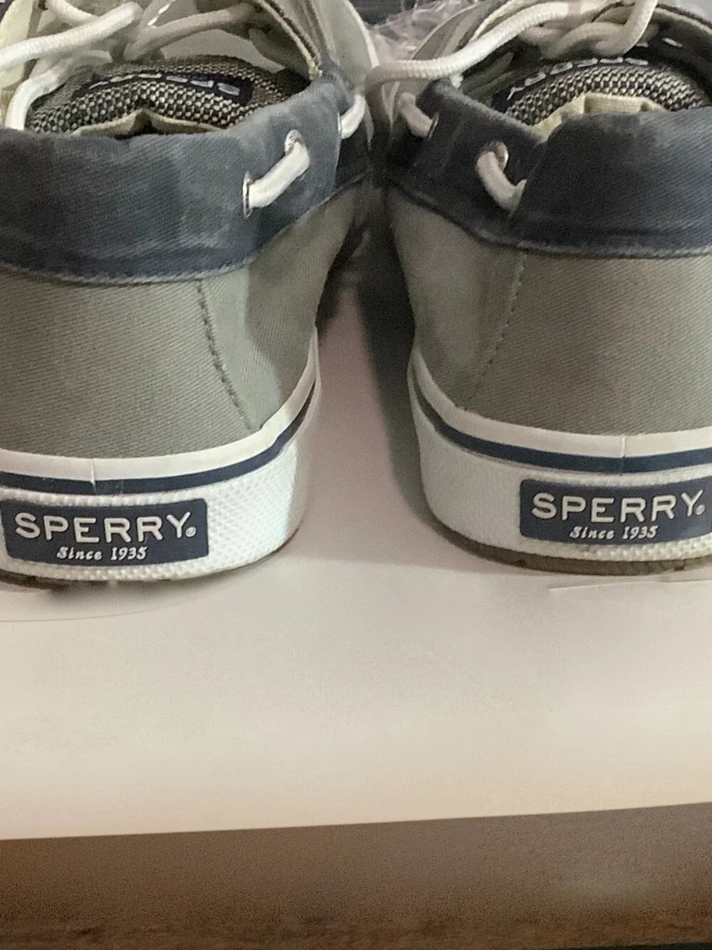 Mens Sneakers Slip On Memory Foam Sz 13M Sperry Gray / White
